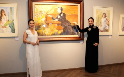 Khi các nguyên mẫu bước ra từ tranh... trong triển lãm Chân dung màu nước