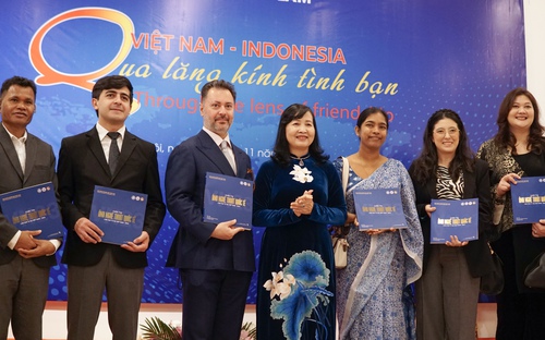 Triển lãm ảnh kỷ niệm 70 năm quan hệ ngoại giao Việt Nam - Indonesia