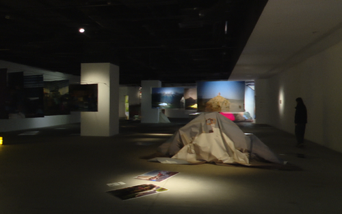 "Miền trập" - Khi nhiếp ảnh và trình diễn giao thoa trong không gian chuyển động