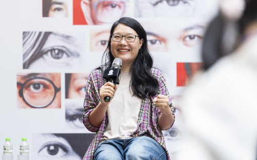 Gặp gỡ Uyên Ninh - Phía sau bức chân dung