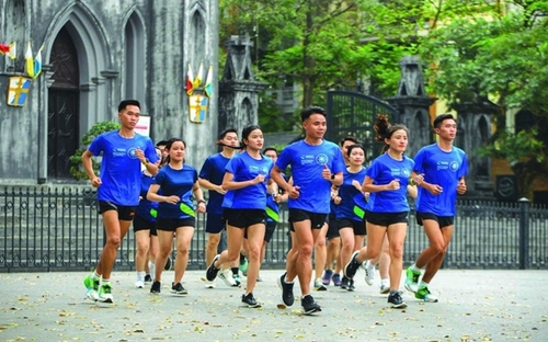 Giải chạy Standard Chartered Marathon Di Sản Hà Nội 2025 có số lượng VĐV quốc tế kỷ lục