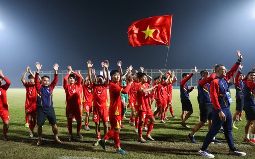 Tuyển U17 Việt Nam giành vé dự VCK châu Á và được thưởng nóng 600 triệu đồng