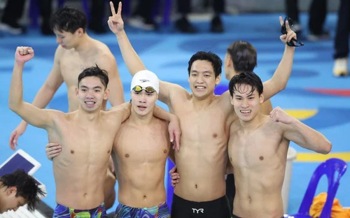 4 kình ngư Việt Nam xuất sắc giành HCV 4x200m tự do nam