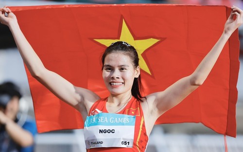 Cận cảnh tấm HCV chạy 400m nữ của Nguyễn Thị Ngọc