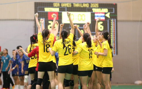 Khoảnh khắc bùng nổ của đội tuyển bóng ném nữ Việt Nam khi đánh bại Thái Lan để giành HCV