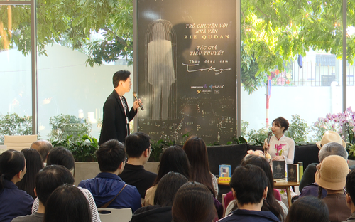 Nhà văn đoạt giải Akutagawa chia sẻ cùng độc giả tại Hà Nội