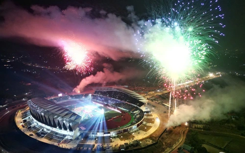 Người hâm mộ Thái Nguyên hào hứng với sân vận động hơn 500 tỷ đồng mới khánh thành