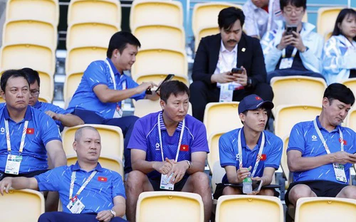 SEA Games 33 ngày 06/12: U22 đổi lịch tập để đi xem Malaysia thi đấu