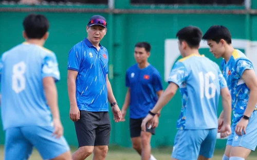 HLV Kim Sang Sik tập trung rèn quân, U22 Việt Nam quyết đánh bại Malaysia