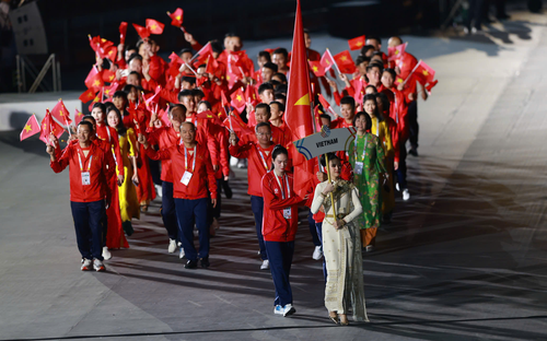 Nhật ký SEA Games 33 ngày 09/12: Sắc đỏ Việt Nam rực rỡ tại lễ khai mạc