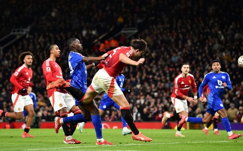 TIN BÓNG ĐÁ 8-2: MU thắng Leicester nhờ bàn thắng tranh cãi của Maguire; Ronaldo ghi bàn sau sinh nhật tuổi 40; Dembele tỏa sáng, PSG thắng đậm Monaco