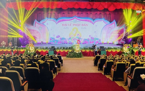 Hàng nghìn người dự Đại lễ Phật đản năm 2025
