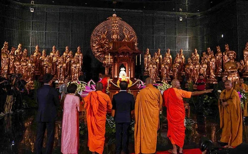 Cung nghinh xá lợi Phật Thích Ca Mâu Ni trên núi Bà Đen