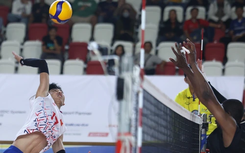Tuyển bóng chuyền nam Việt Nam thắng kịch tính Thái Lan tại SEA V.League 2025