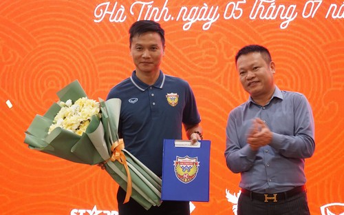 HLV Nguyễn Công Mạnh dẫn dắt Hồng Lĩnh Hà Tĩnh mùa giải V-League 2025/26