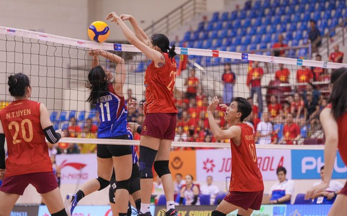 Bóng chuyền nữ Việt Nam thắng áp đảo Philippines trên sân nhà ở chặng 2 SEA V.League 2025