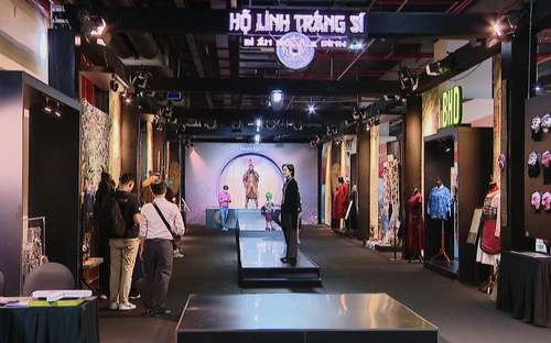 “Chạm” vào văn hóa cổ xưa trong không gian triển lãm đặc biệt của đoàn phim “Hộ linh tráng sĩ”