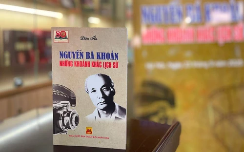 “Nguyễn Bá Khoản - Những khoảnh khắc lịch sử”: Cuốn sách ảnh về ký ức dân tộc