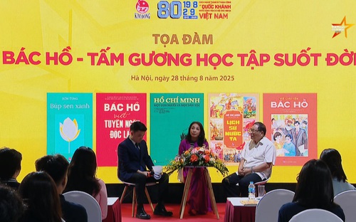 Những câu chuyện sâu sắc về tấm gương học tập suốt đời của Chủ tịch Hồ Chí Minh