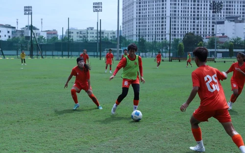 HLV Okiyama Masahiko chốt danh sách 23 cầu thủ U17 nữ Việt Nam sang Đức tập huấn