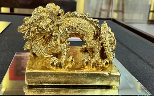 Loạt ấn vàng có tuổi đời 200 năm trưng bày tại không gian mở ở Hà Nội