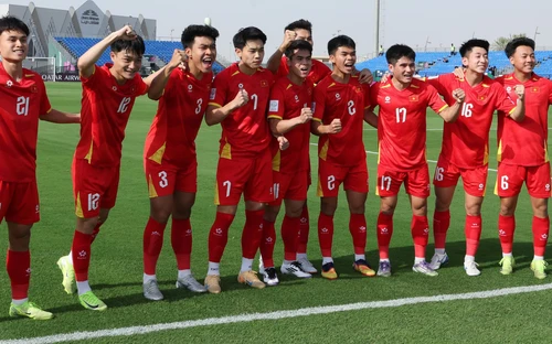 VIDEO U23 Việt Nam 2-0 U23 Jordan: Đá phạt góc như đá... pen