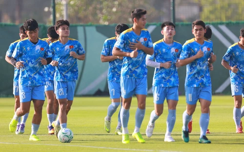 Đội tuyển U23 Việt Nam trở lại sân tập, tìm phương án đánh bại Kyrgyzstan