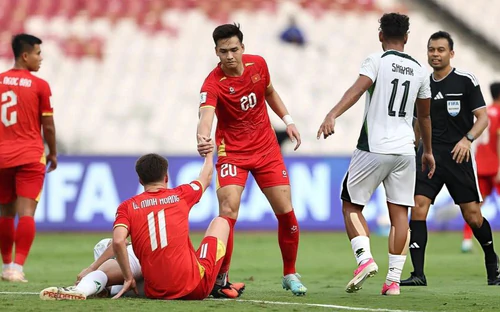 FIFA ASEAN Cup 2026: Vá lỗ hổng hàng thủ, bài toán chưa lời giải với HLV Kim Sang Sik