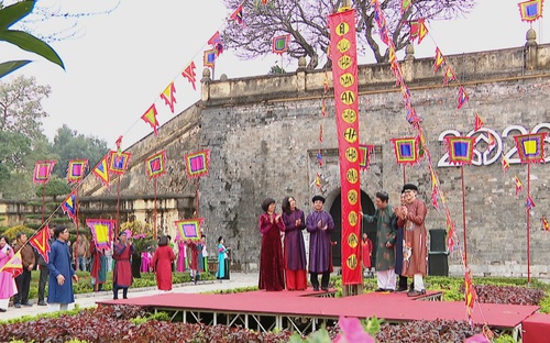 Trải nghiệm Tết cung đình, đường hoa xuân tại Hoàng thành Thăng Long