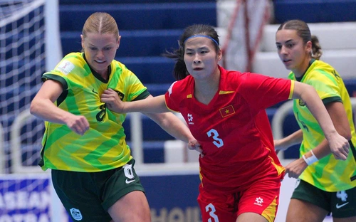 Futsal nữ Việt Nam khởi đầu khó nhọc tại giải Đông Nam Á
