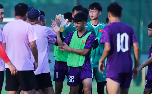 U19 Việt Nam triệu tập thủ môn Việt kiều cao gần 2m