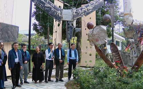 Không gian nghệ thuật đương đại sáng tạo từ xác máy bay và vỏ bom tại Bảo tàng Hà Nội