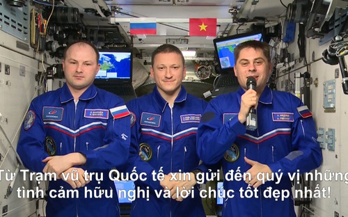 Từ trạm vũ trụ ISS, phi hành gia Nga gửi lời chúc tới Hà Nội nhân kỷ niệm hợp tác không gian Việt - Nga