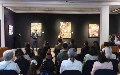  Triển lãm ‘Cội nguồn’: Lời thì thầm từ ký ức của nữ họa sĩ người Pháp gốc Việt