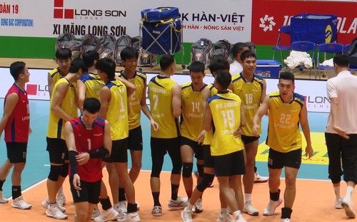 Đội bóng chuyền LP Bank Ninh Bình gây bất ngờ lớn, vào top 4 Giải VĐQG