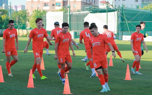 VIDEO Đội tuyển Việt Nam tập huấn ở Hàn Quốc, chuẩn bị ASEAN Cup 2026