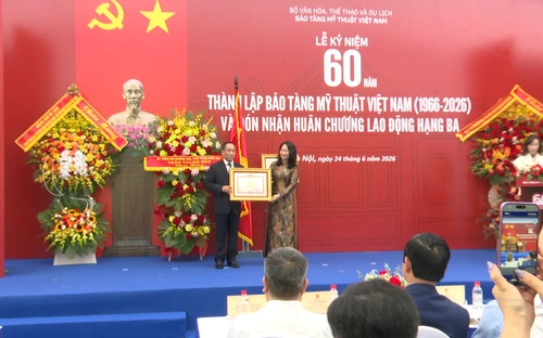 Bảo tàng Mỹ thuật Việt Nam nhận Huân chương Lao động hạng Ba