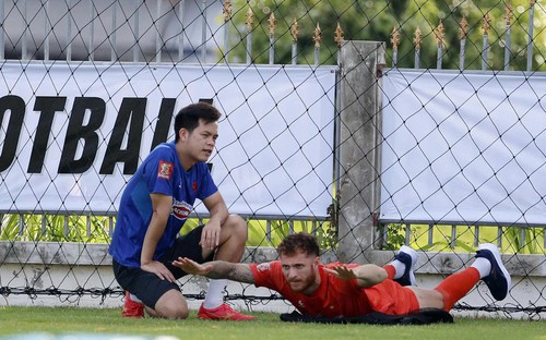 Bản tin KICK OFF Thể thao ngày 23/7: Văn Lâm và Tài Lộc tập riêng trước thềm trận ra quân tại ASEAN Cup