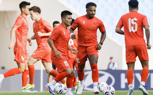 Bản tin KICK OFF Thể thao ngày 31/7: Đội tuyển Việt Nam quyết tâm giành ngôi đầu bảng A