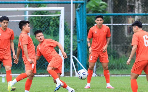 Bản tin KICK OFF Thể thao ngày 15/8: Đội tuyển Việt Nam không ngại thi đấu trên mặt sân cỏ lá gừng