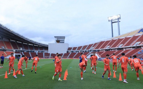 ASEAN Cup 2026: Tuyển Việt Nam làm quen sân Rajamangala, HLV Kim Sang Sik chốt đội hình đấu Thái Lan 