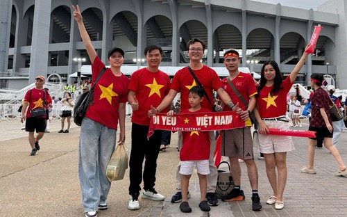 ASEAN Cup 2026: Người hâm mộ hâm nóng sân Rajamangala, mong tuyển Việt Nam giành chiến thắng