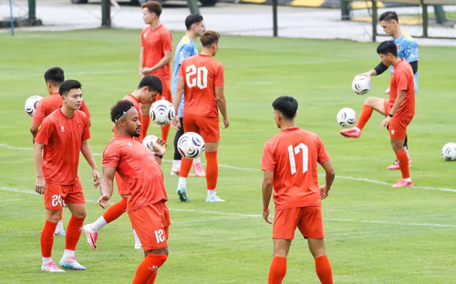 ASEAN Cup 2026: Các học trò HLV Kim Sang Sik tập nhẹ và thả lỏng trước cuộc tái đấu với tuyển Thái Lan