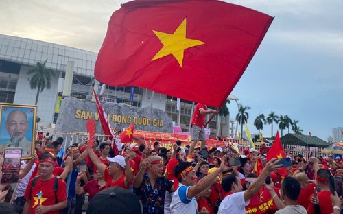 ASEAN Cup 2026: Cổ động viên chờ đợi giây phút đăng quang của đội tuyển Việt Nam
