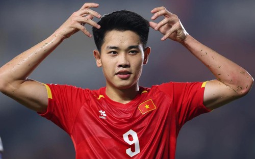 FIFA ASEAN Cup 2026: Đình Bắc giúp tuyển Việt Nam đánh bại Philippines 