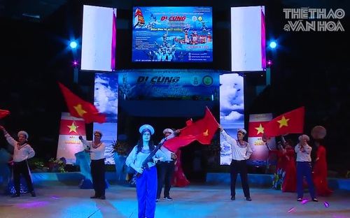 Tri ân các chiến sĩ hải quân trong chương trình xiếc "Biển đảo quê hương"