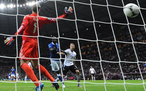 VIDEO: Why Always you, Balotelli?