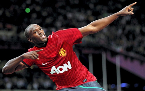VIDEO Sir Alex chú ý: Usain Bolt xỏ giầy chơi bóng