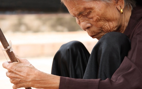 Nghệ nhân Hà Thị Cầu: Năm canh vò võ những là thở than