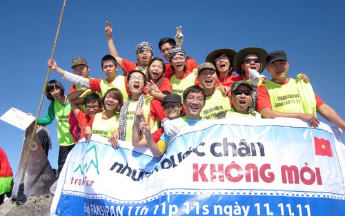 Cấm leo Fanxipan 3 tháng